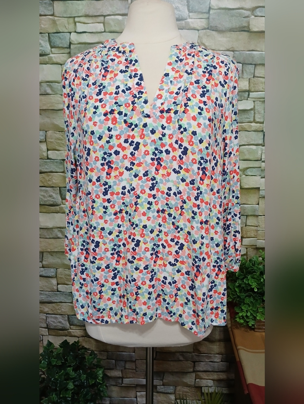 St. John's Bay Floral V-Neck Blouse Large Multicolor